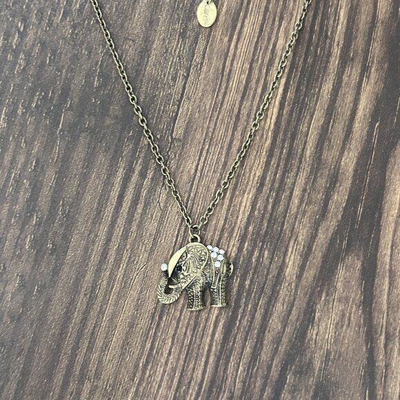 Claire's Elephant Necklace ASO Elena Gilbert - Picture 8 of 10